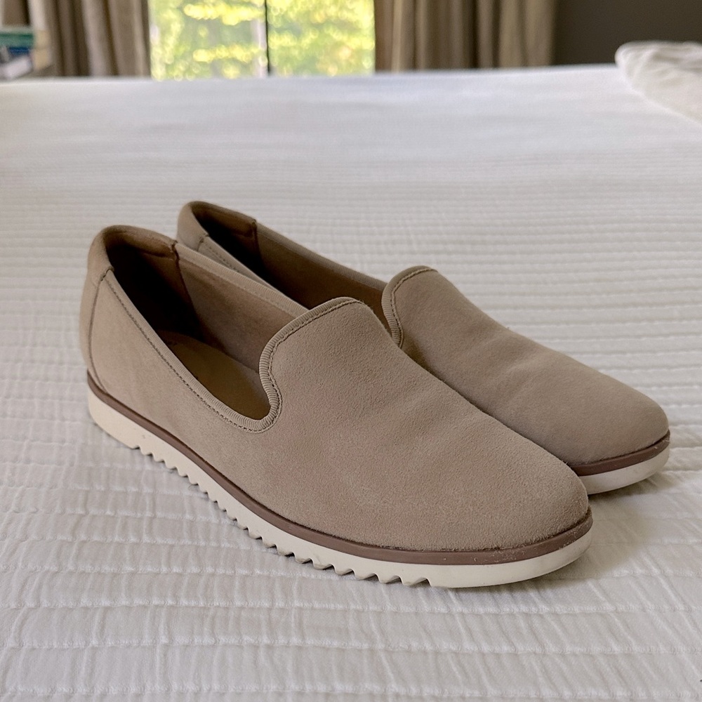 Clarks Beige Slip-On Loafers, size 9